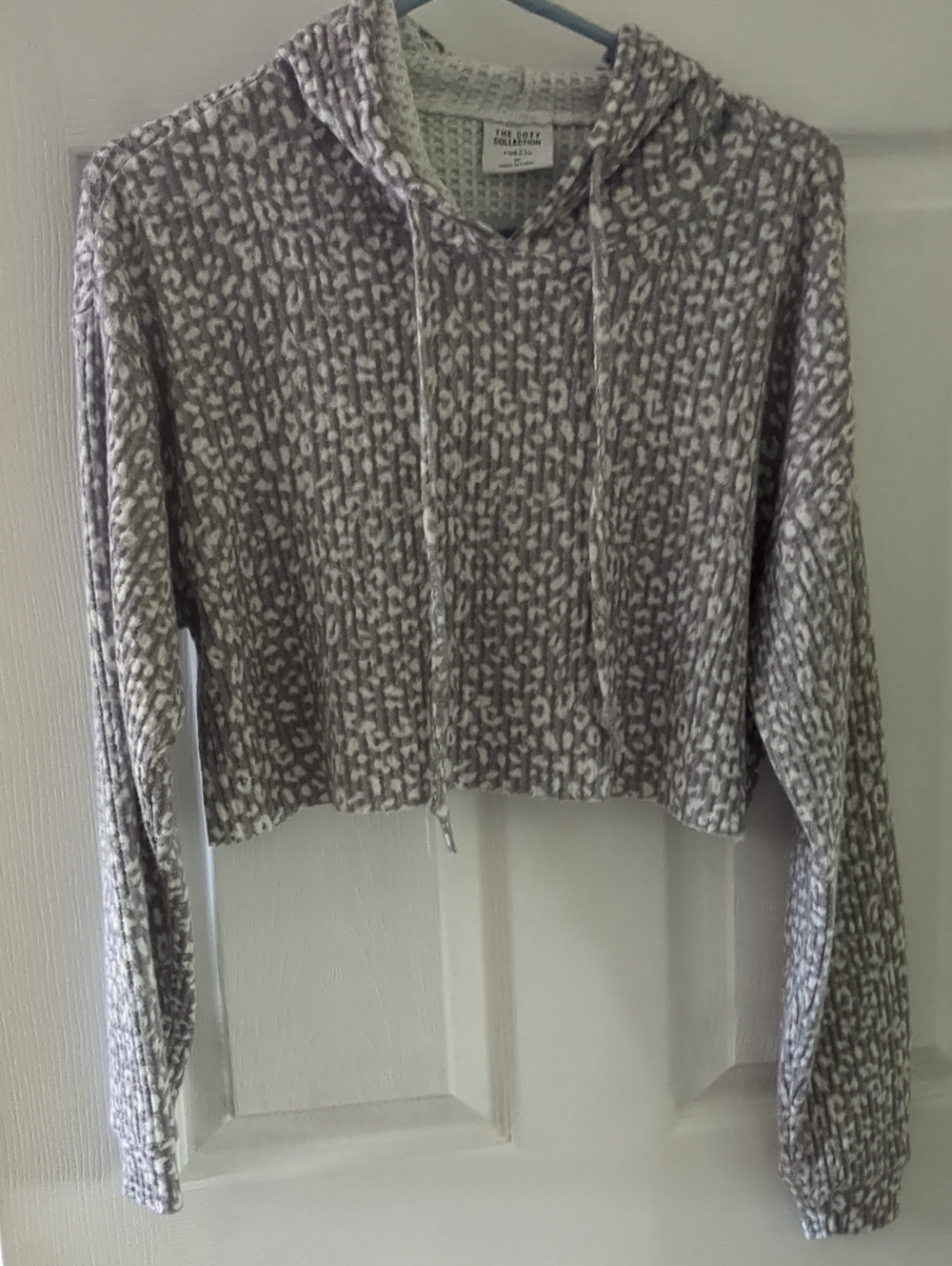 Rue21 Cropped Hoodie in Light Lavender Leopard Print
